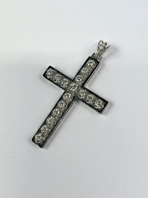 Pendentif-croix en or blanc 750 millièmes serti de 15 diaman…