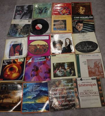 20 vinyles 33 tours Thématique : musique classique Dont 24 v…