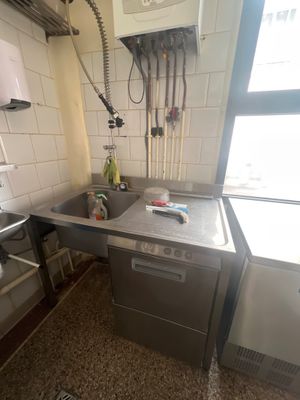 plonge un bac en inox équipée avec une douchette - Photo 1