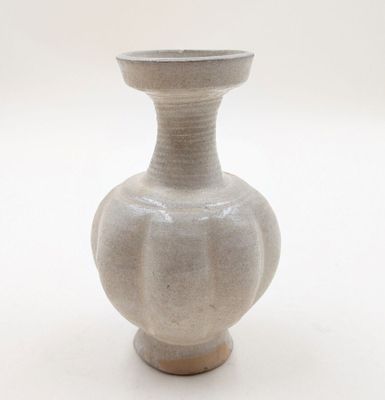 CHINE - Dynastie Song (960-1279) Vase en grès porcelaineux à…