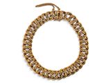 un bracelet en chaîne d'or avec un fermoir en or sur fond blanc