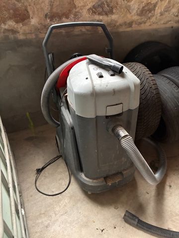 Aspirateur bidon Nilkisk VL500. Frais en sus 14.28%. TVA Récupéra...