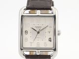 une image de montre sur fond blanc