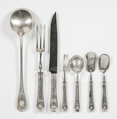 Ensemble comprenant: - une louche en argent, Minerve