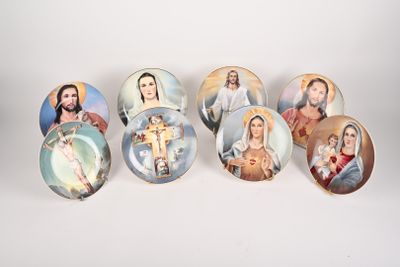 six assiettes ornées d'images de Jésus, de Marie et de Jésus