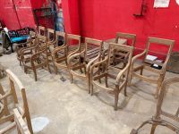 Suite de 10 fauteuils de style Directoire en bois naturel ar…