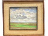 une peinture à l'huile représentant un champ vert avec des nuages dans le ciel