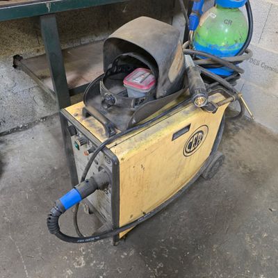 a machine that is sitting next to a table