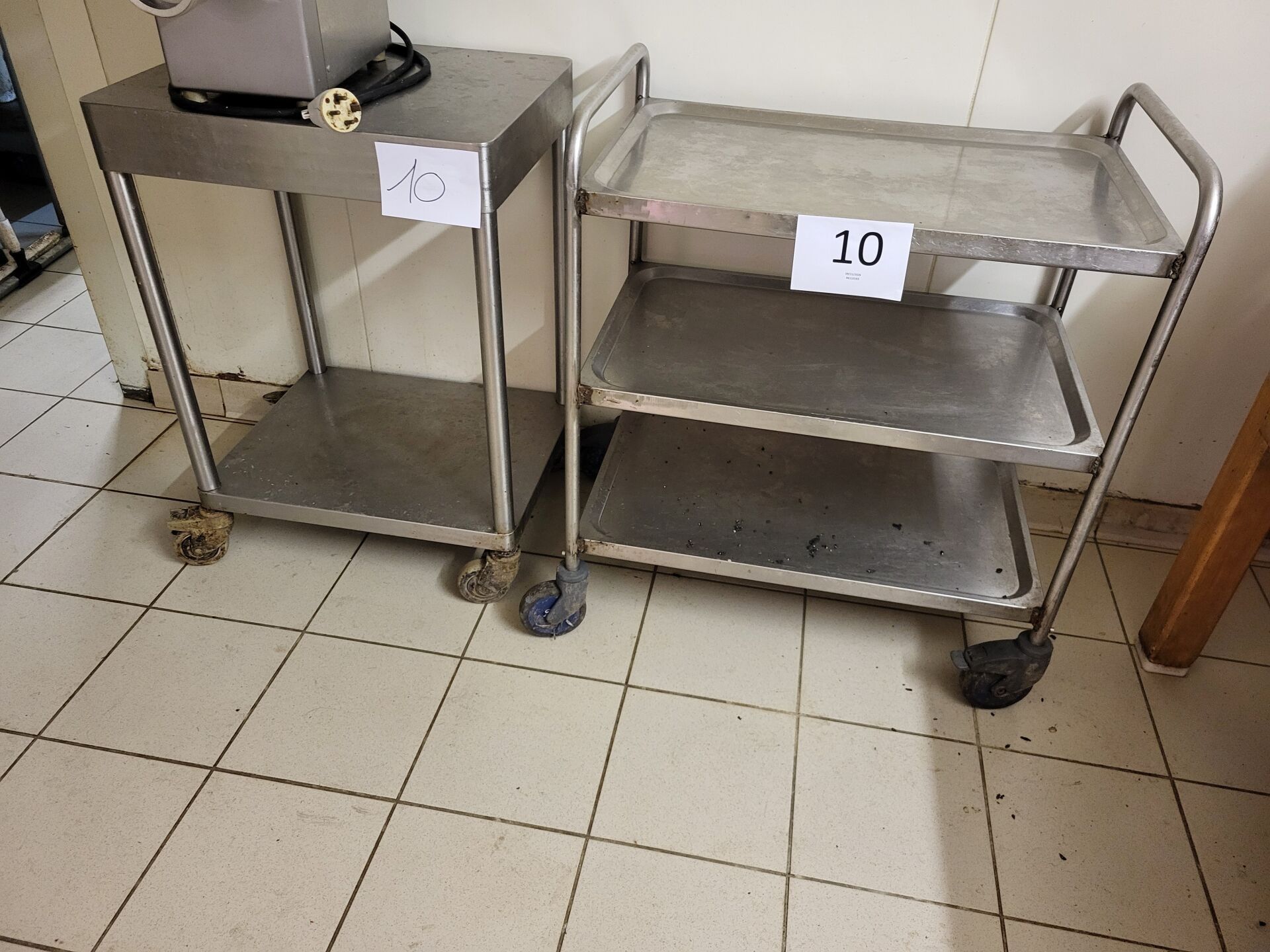 Desserte roulante en inox à 3 plateaux (mauvais état - 85 x …