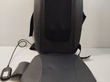 une image représentant une chaise d'ordinateur sur laquelle est posée une souris