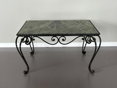 Petite table basse en fer torsadé à plateau rectangulaire en…