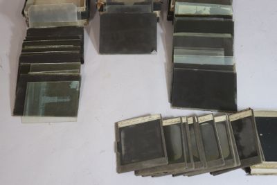 many pieces of glass that are on the table