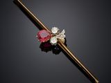 une épingle de cravate en rubis et diamants, signée Cartier