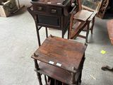 a lot of furniture that is sitting in a room