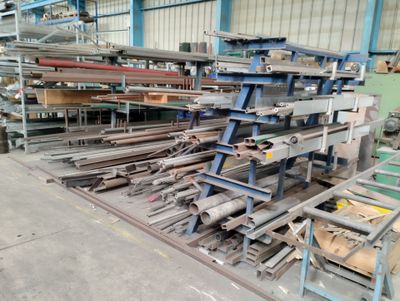 3 Racks porte-tubes avec son contenant, - Photo 1