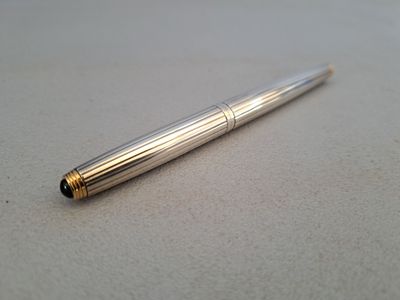 PARKER Stylo bille à capuchon en argent et vermeil 800 milli…