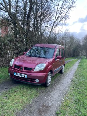 Renault Kangoo 5 places - Immatriculation (A) : BJ-930-YW
