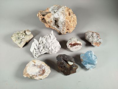a lot of rocks that are sitting on a table
