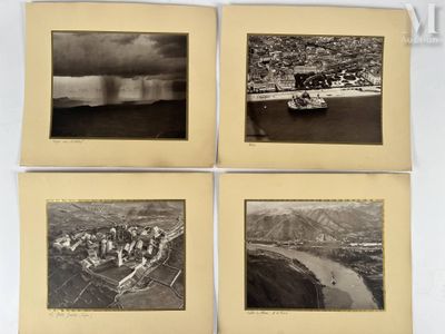 quatre vieilles photos en noir et blanc représentant une rivière et une ville