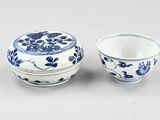 pair of chinese blue and white porcelain bowls and cups