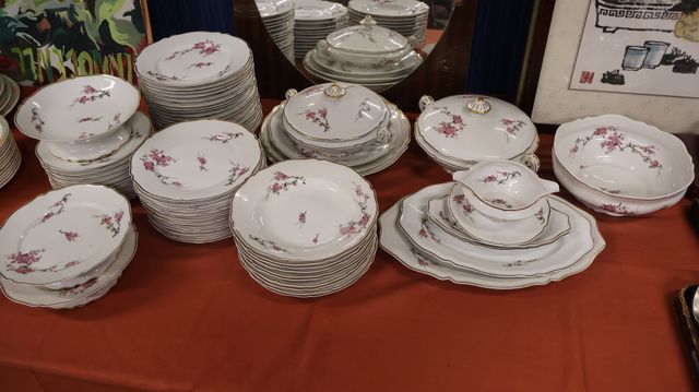 Porcelaine de Limoges, Union porcelainier : partie de service de ...
