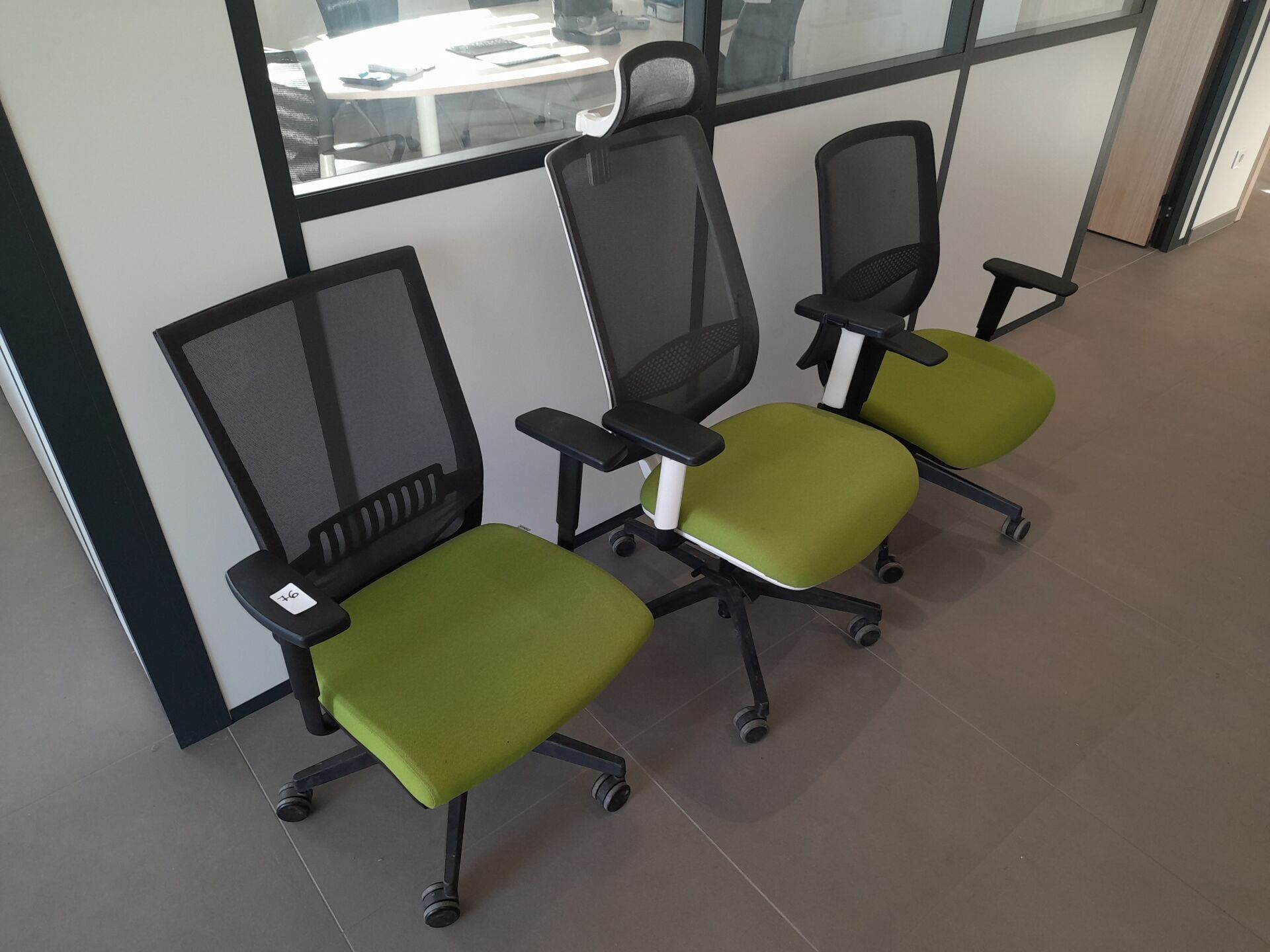 3 fauteuils dactylos
