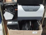 de nombreux modèles d'imprimantes différents dans un seul carton