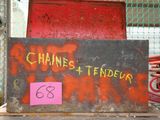 un panneau sur lequel est inscrit « chaînes de tendeur »