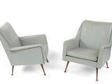 paire de fauteuils de salon italiens du milieu du siècle, en cuir gris