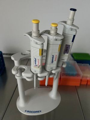 a small machine that is sitting on a table