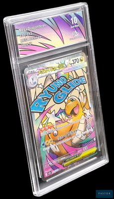 un gros plan d'une carte à collectionner Pokémon dans un étui en plastique transparent