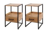 une paire de tables de chevet en bois avec des pieds en métal et des tiroirs