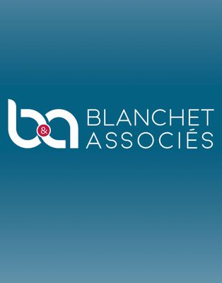 Collier avec cordon bleu orné d'une perle de Tahiti (8 mn)