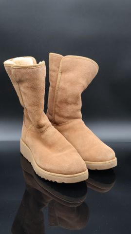 UGG : boots en daim taille 37
