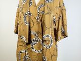an image of a mannequin mannequin with a shirt on it