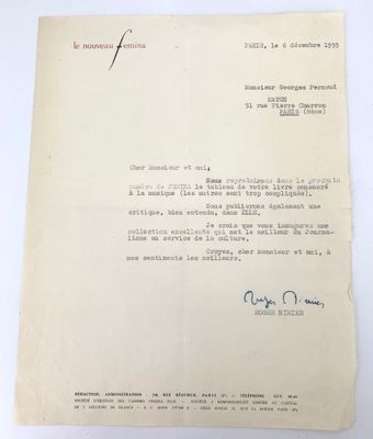 un gros plan sur une feuille de papier sur laquelle figure une lettre