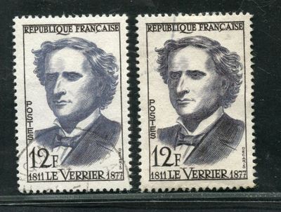 deux timbres sur lesquels figurent les portraits d'un homme et d'une femme