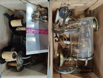 a wooden box with a bunch of wine bottles inside of it