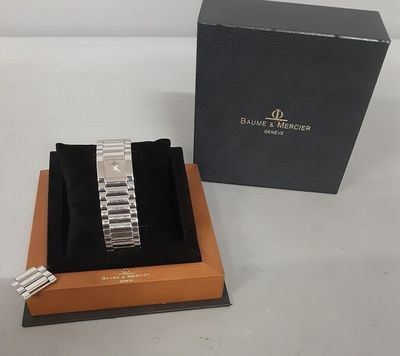 BAUME ET MERCIER modèle CATWALK Montre bracelet en acier.