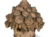un vase orné d'une volée d'oiseaux