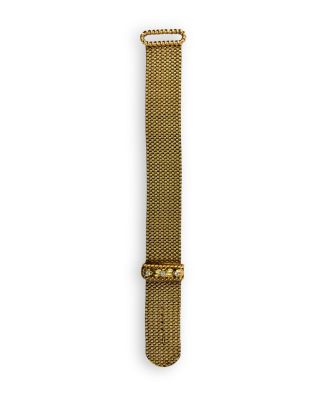 un bracelet de montre en maille dorée avec un fermoir doré