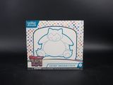 un gros plan d'une boîte sur laquelle figure un personnage de dessin animé