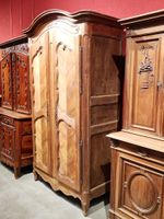 Armoire en merisier à corniche ceintrée (photo 2)