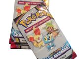 deux paquets de cartes à collectionner Pokémon empilés l'un sur l'autre