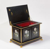 Coffret à compartiments secrets et décorations florales en m… (photo 3)