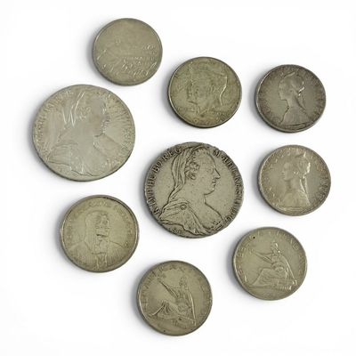 beaucoup de pièces disposées en cercle