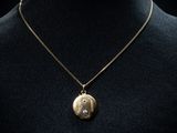 gros plan d'un collier sur un mannequin mannequin mannequin mannequin mannequin mannequin mannequin mannequin mannequin