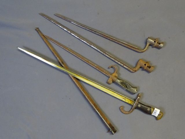 CAT D : Lot de 4 baïonnettes : Baïonnette Gras + Fourreaux St Eti...