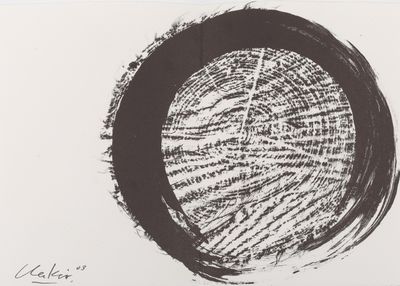 une image représentant un dessin en noir et blanc d'un cercle sur une feuille de papier