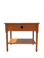 . Table à écrire en bois mouluré ouvrant par un tiroir, piét… (photo 3)